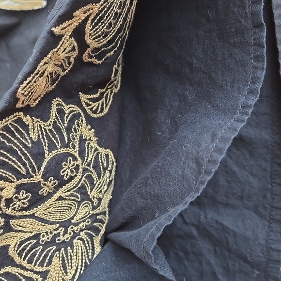 Banana Republic Black Crop Tank Top with Embroidered Flowers, 100% Cotton, Sz L - Picture 7 of 9